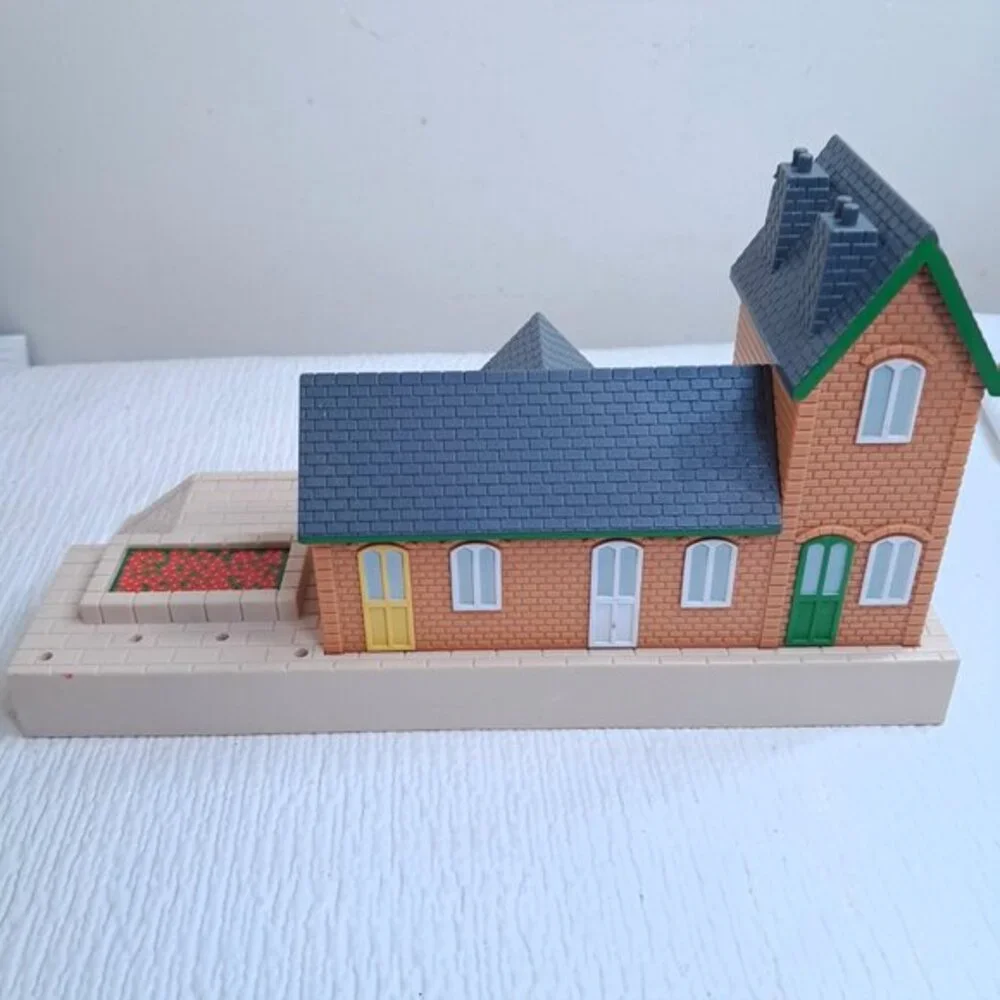 Thomas the Train Friends Maithwaite Station Building trackmaster motorized track